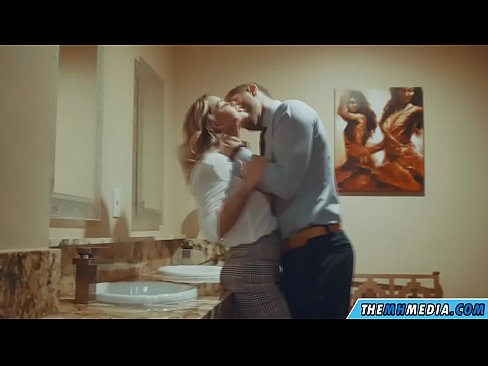 ❤️ Когато наедряла блондинка ви съблазни в обществена тоалетна ❤ Качествено порно в bg.passionateembracespotlight.ru